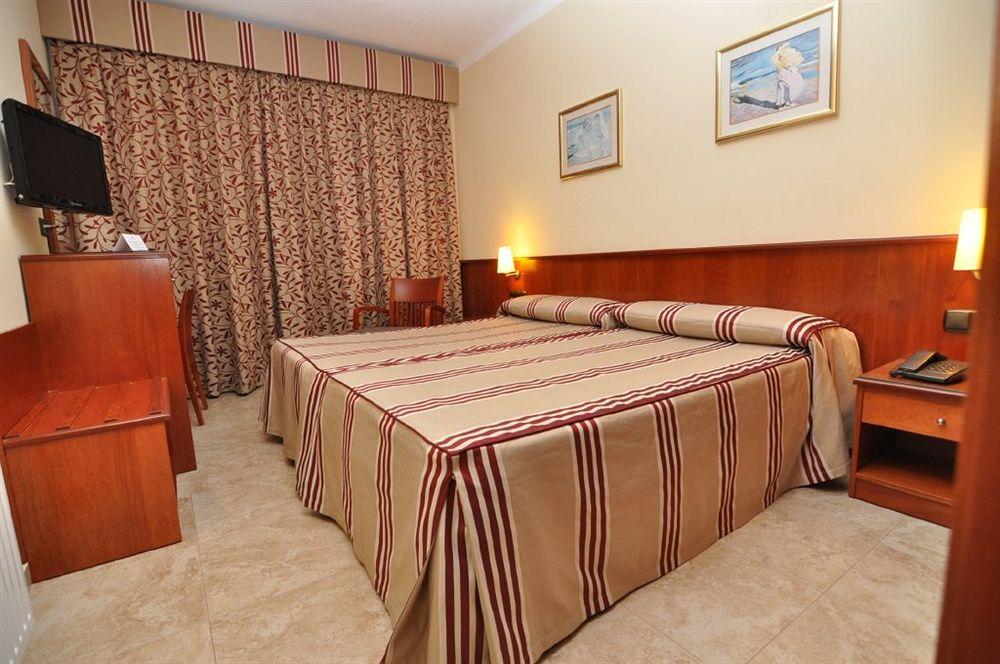 Hotel Montecarlo Spa & Wellness Roses Eksteriør billede